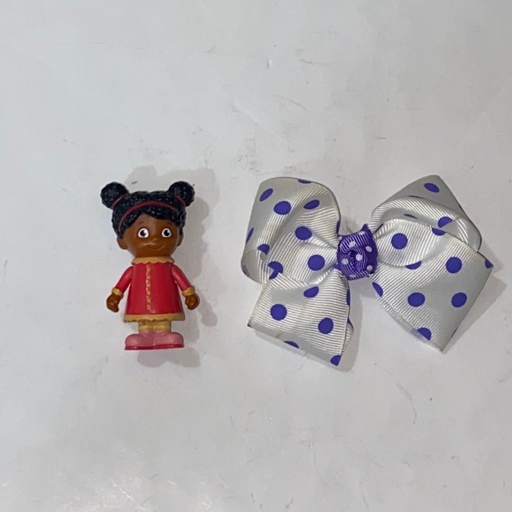 2PC Daniel Tiger’s Neighborhood Friends Miss Elaina And Accessories Four Girl